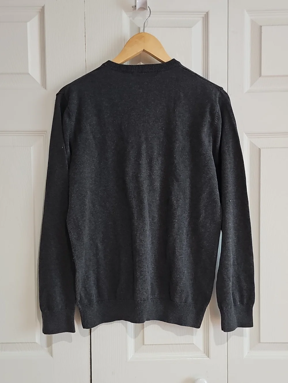 Old Navy Gray V-Neck Sweater | Men's Size M